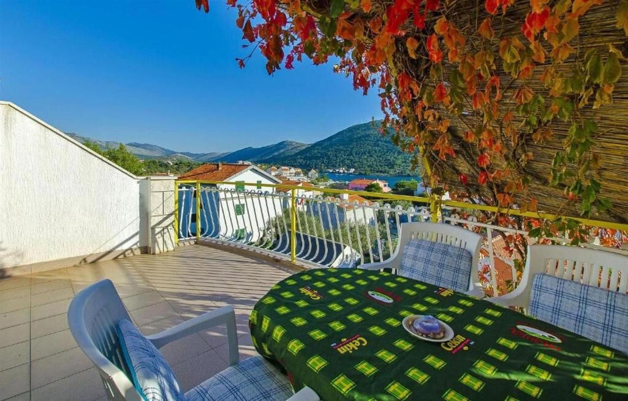 Apartments Nada Гребащиця Екстер'єр фото