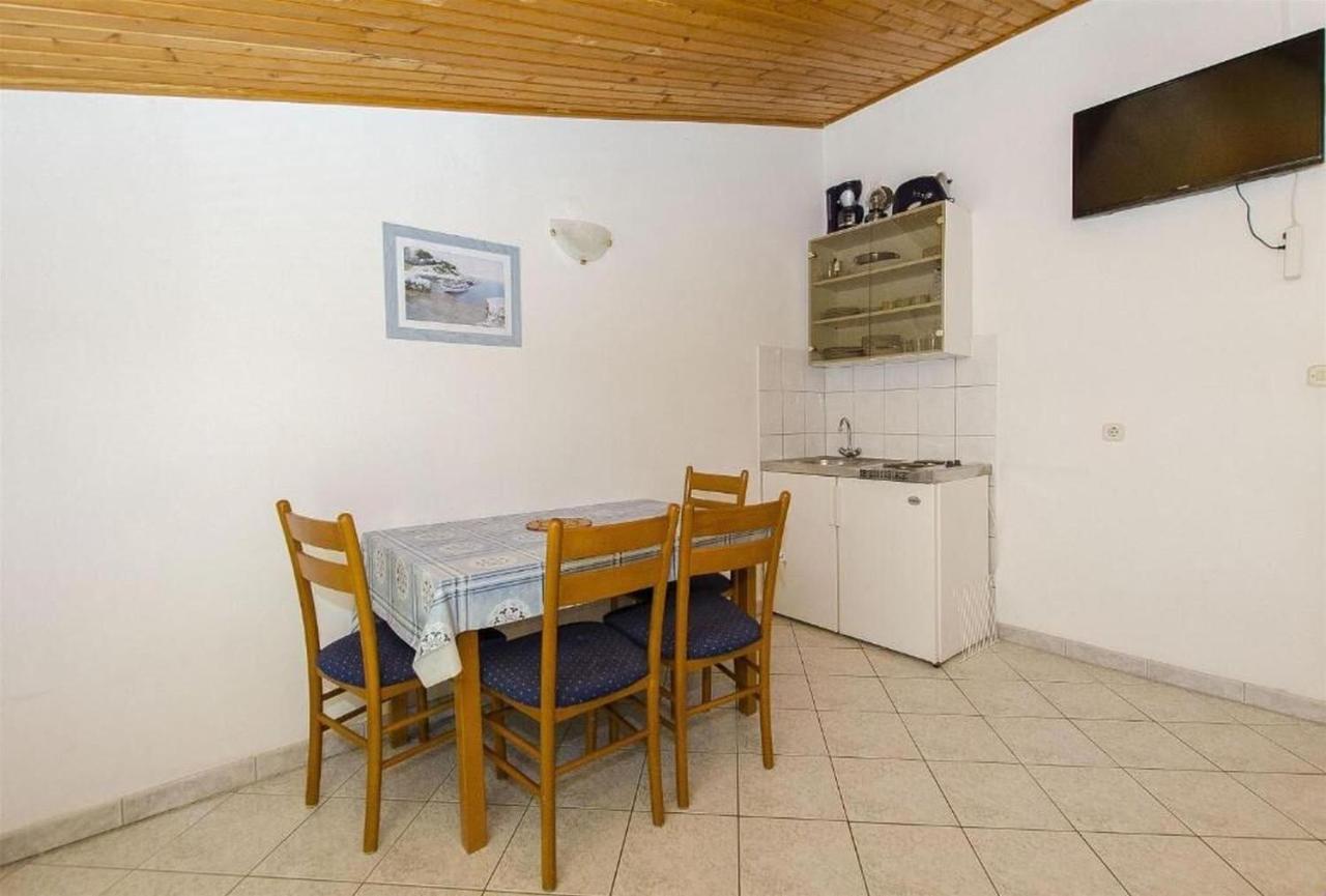 Apartments Nada Гребащиця Екстер'єр фото